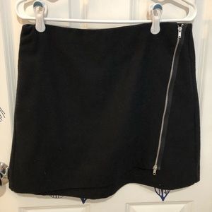 GAP Black Skirt With Zipper Detail